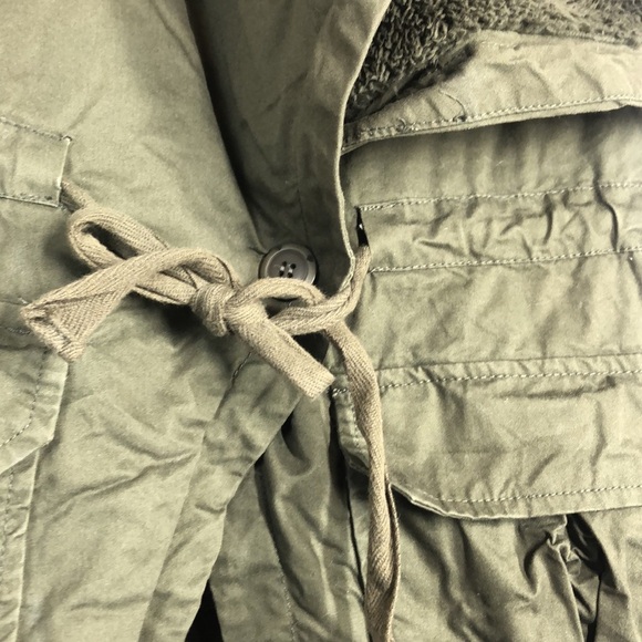 Altar’s State vest - Picture 9 of 9